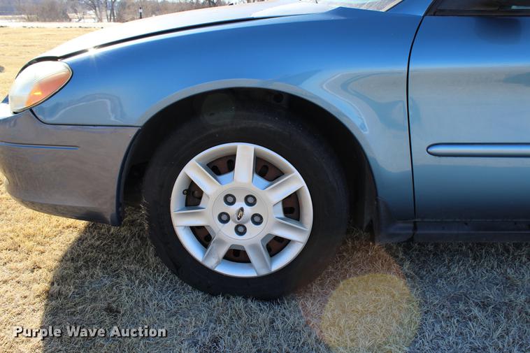 image for item DC7728 2006 Ford Taurus SE