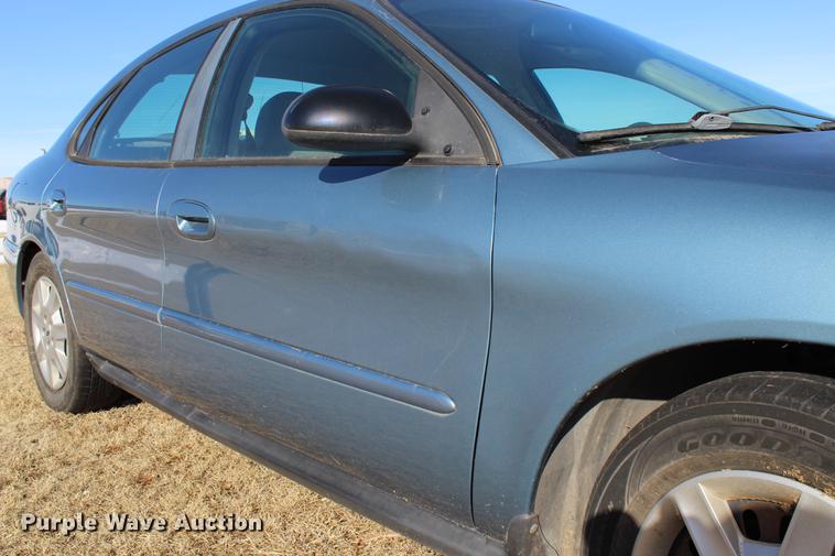 image for item DC7728 2006 Ford Taurus SE