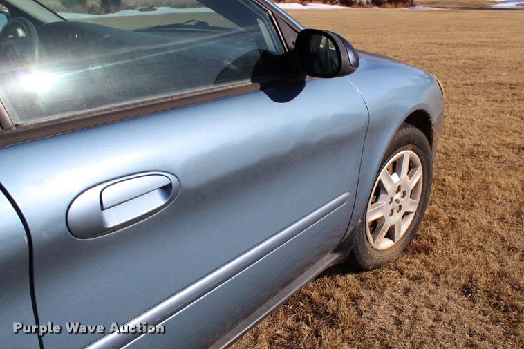 image for item DC7728 2006 Ford Taurus SE