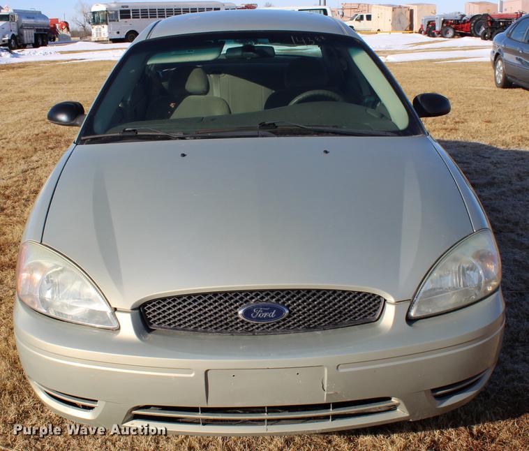image for item DC7729 2004 Ford Taurus LX