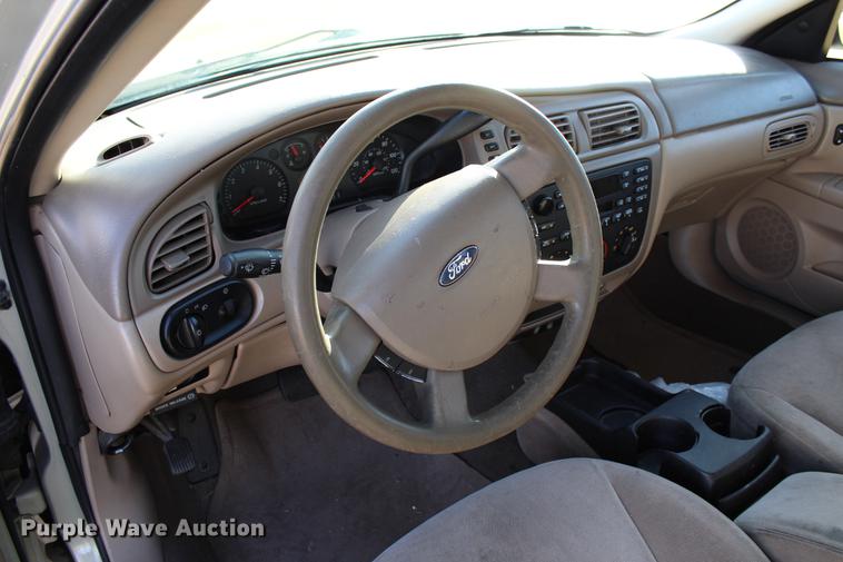image for item DC7729 2004 Ford Taurus LX