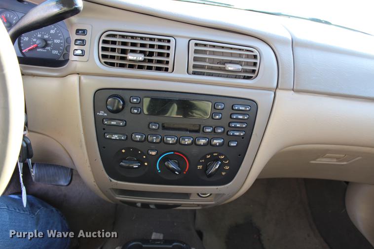 image for item DC7729 2004 Ford Taurus LX