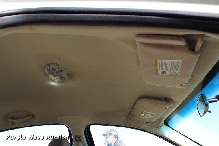 image for item DC7729 2004 Ford Taurus LX