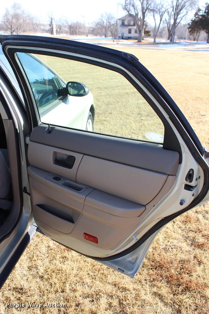 image for item DC7729 2004 Ford Taurus LX