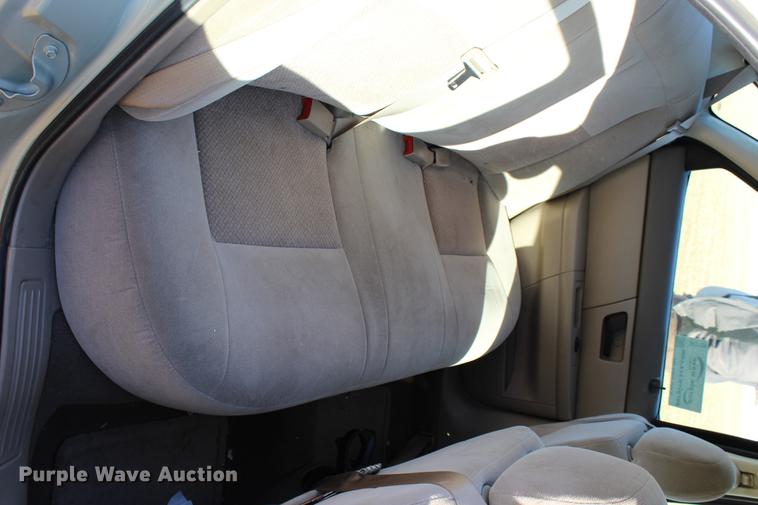 image for item DC7729 2004 Ford Taurus LX