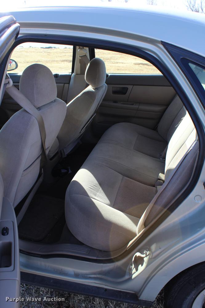 image for item DC7729 2004 Ford Taurus LX