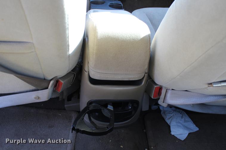 image for item DC7729 2004 Ford Taurus LX