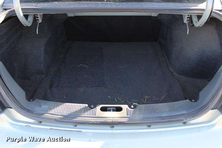 image for item DC7729 2004 Ford Taurus LX