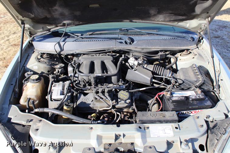 image for item DC7729 2004 Ford Taurus LX