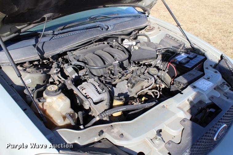 image for item DC7729 2004 Ford Taurus LX