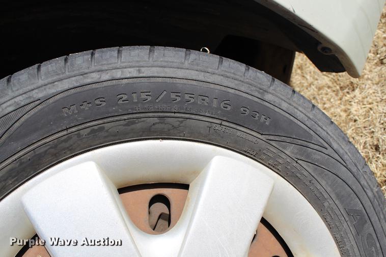 image for item DC7729 2004 Ford Taurus LX