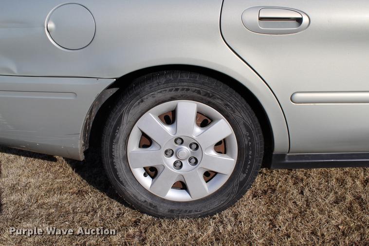 image for item DC7729 2004 Ford Taurus LX