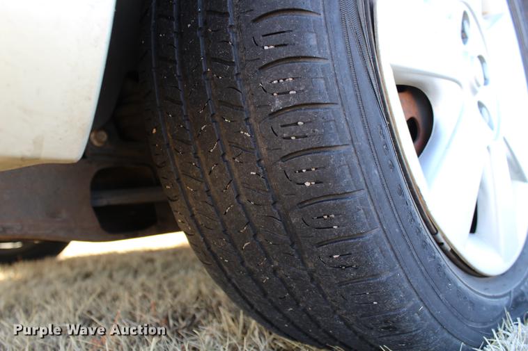 image for item DC7729 2004 Ford Taurus LX