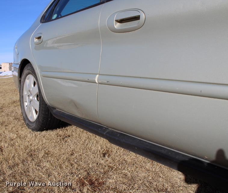 image for item DC7729 2004 Ford Taurus LX