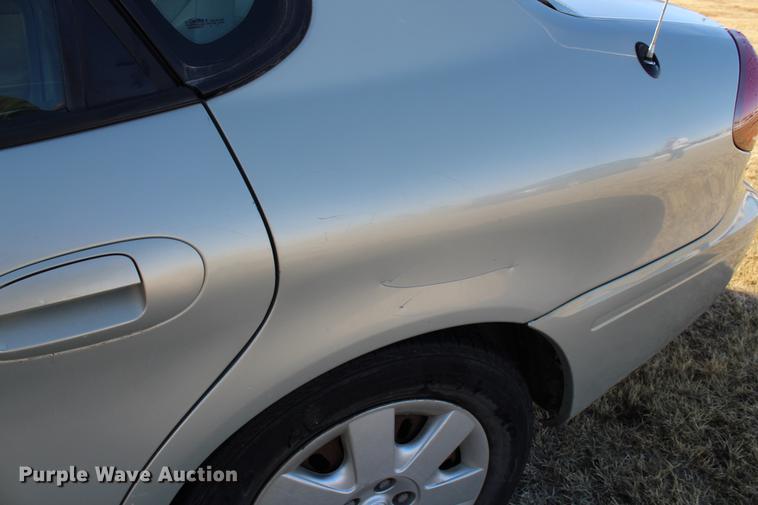 image for item DC7729 2004 Ford Taurus LX