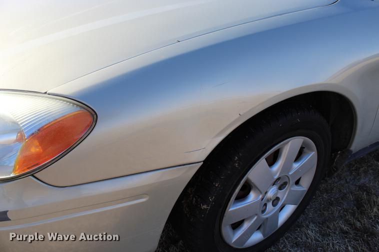 image for item DC7729 2004 Ford Taurus LX