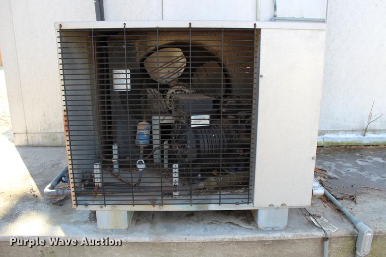 image for item DC7742 Leer walk-in freezer