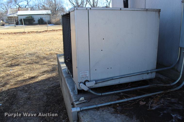 image for item DC7742 Leer walk-in freezer