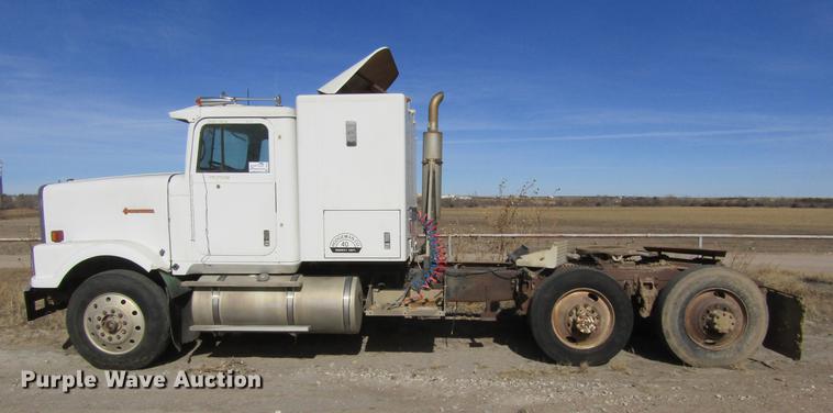image for item DC8282 1988 International 9300 semi truck
