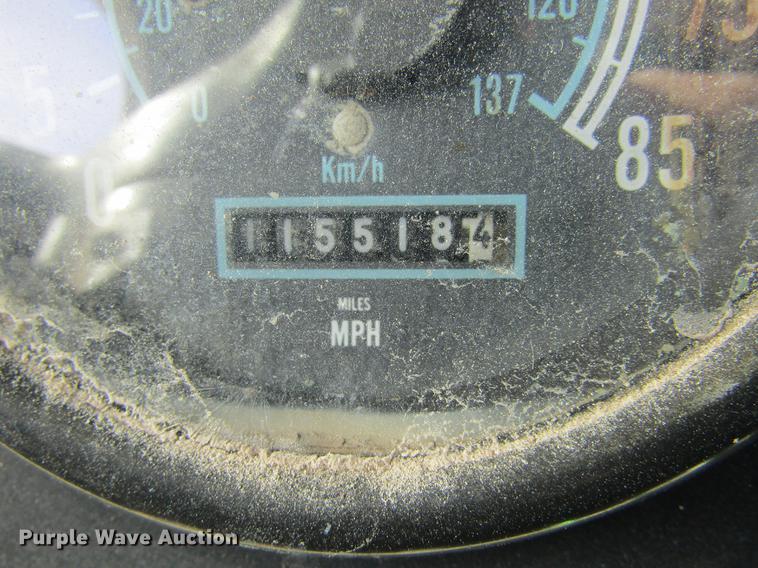 image for item DC8282 1988 International 9300 semi truck