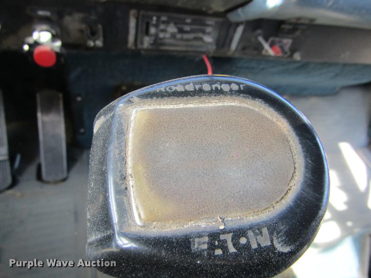 image for item DC8282 1988 International 9300 semi truck