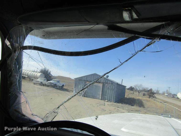 image for item DC8282 1988 International 9300 semi truck