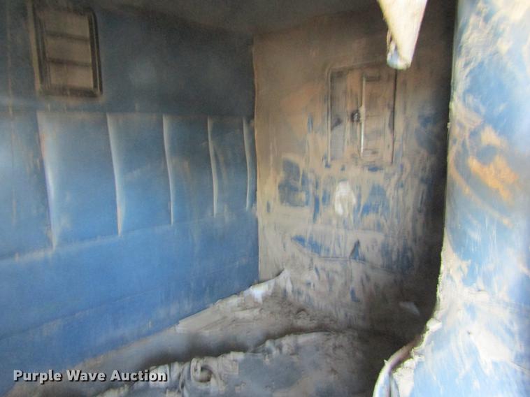 image for item DC8282 1988 International 9300 semi truck