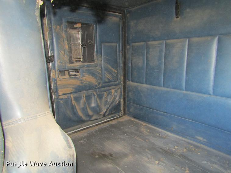 image for item DC8282 1988 International 9300 semi truck