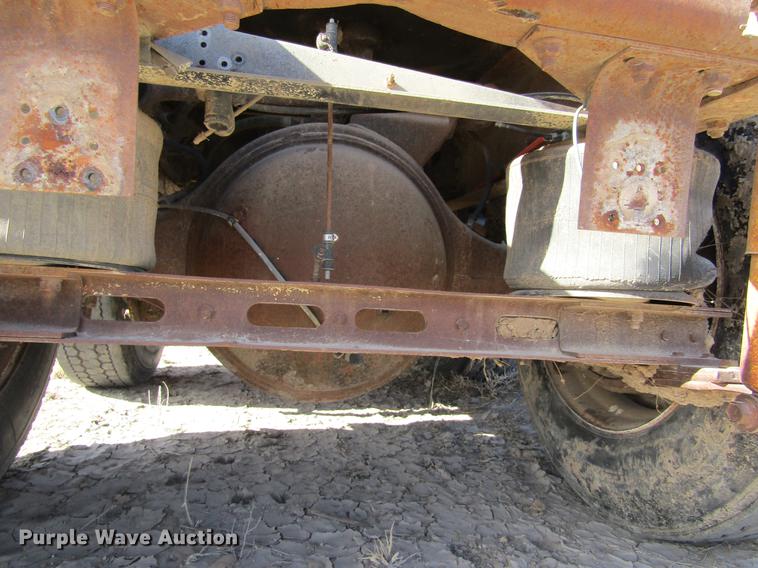 image for item DC8282 1988 International 9300 semi truck