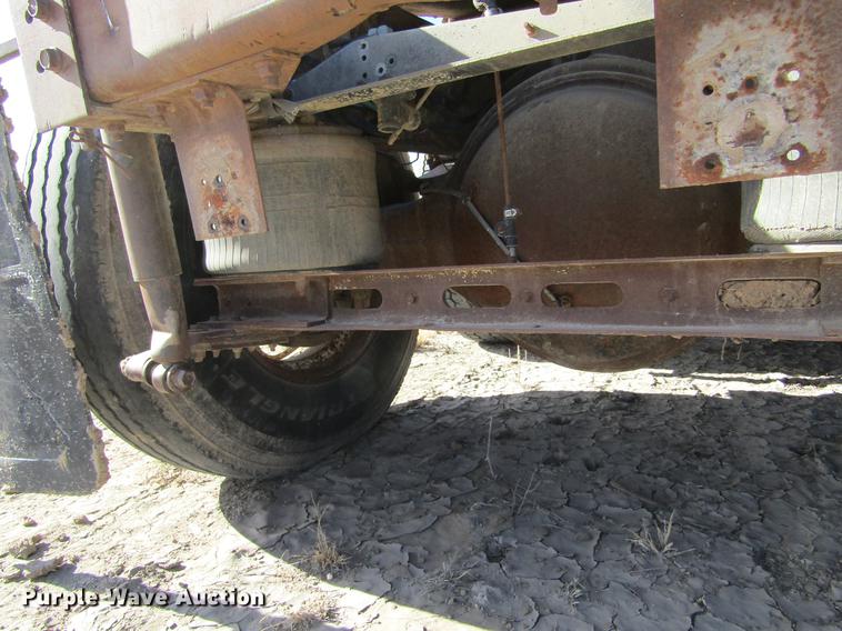 image for item DC8282 1988 International 9300 semi truck