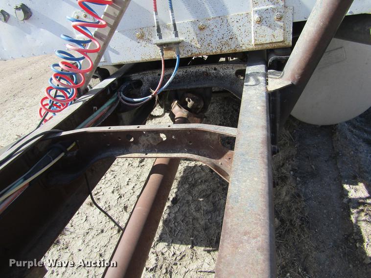 image for item DC8282 1988 International 9300 semi truck