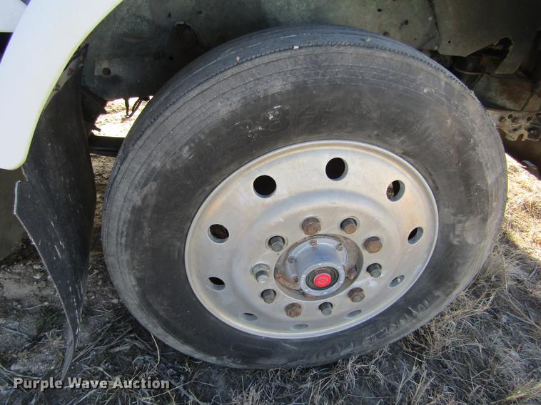 image for item DC8282 1988 International 9300 semi truck