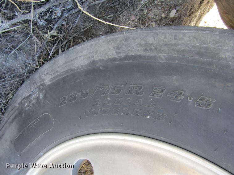 image for item DC8282 1988 International 9300 semi truck