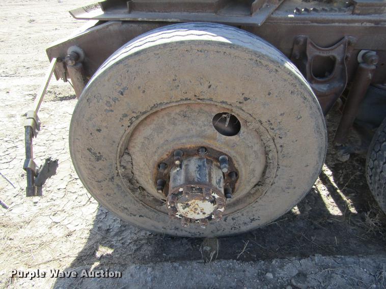 image for item DC8282 1988 International 9300 semi truck