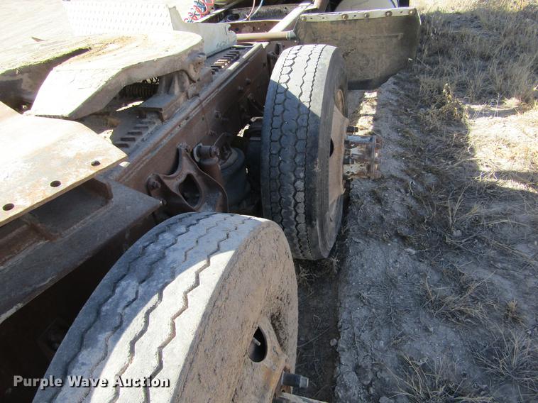 image for item DC8282 1988 International 9300 semi truck