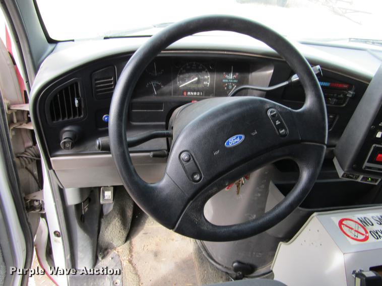 image for item DC8286 1994 Ford Econoline E350 ambulance