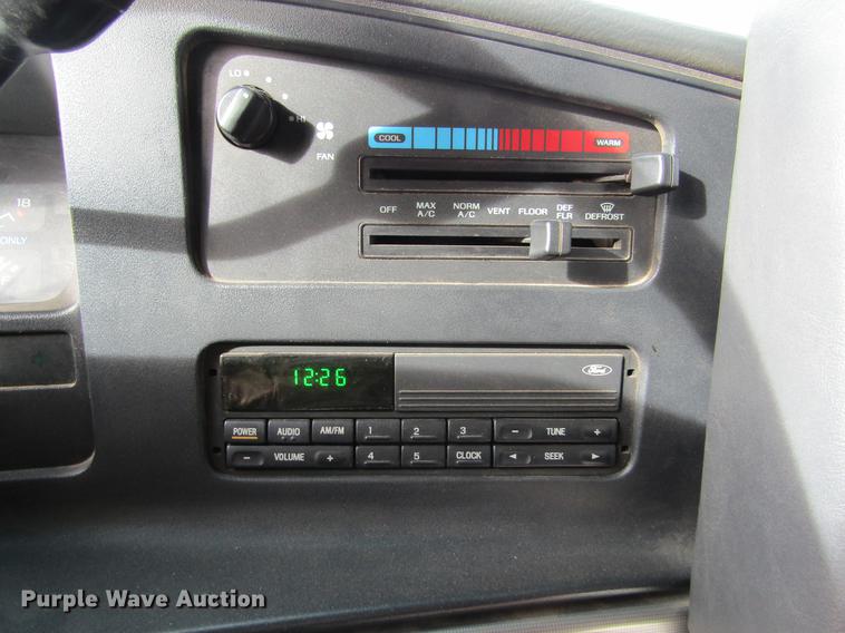 image for item DC8286 1994 Ford Econoline E350 ambulance