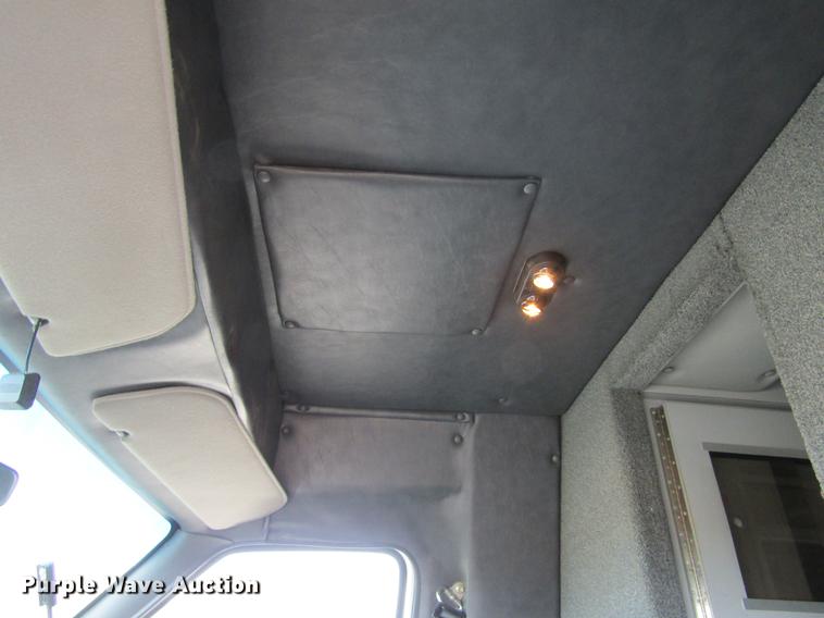 image for item DC8286 1994 Ford Econoline E350 ambulance