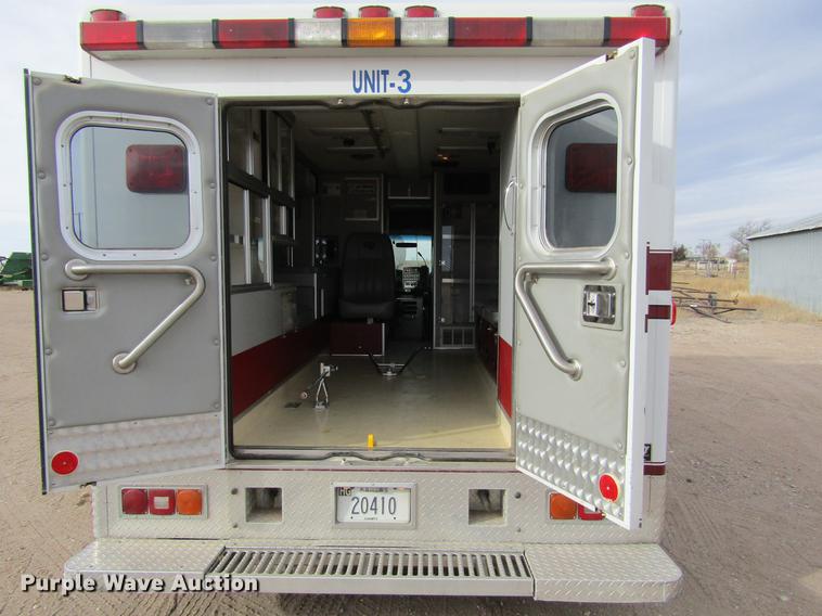 image for item DC8286 1994 Ford Econoline E350 ambulance