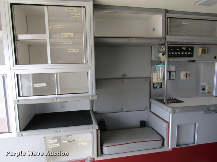 image for item DC8286 1994 Ford Econoline E350 ambulance