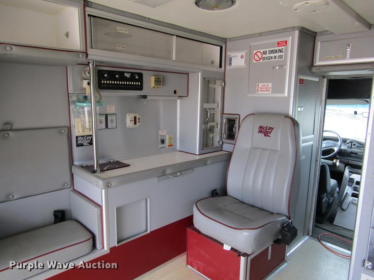 image for item DC8286 1994 Ford Econoline E350 ambulance