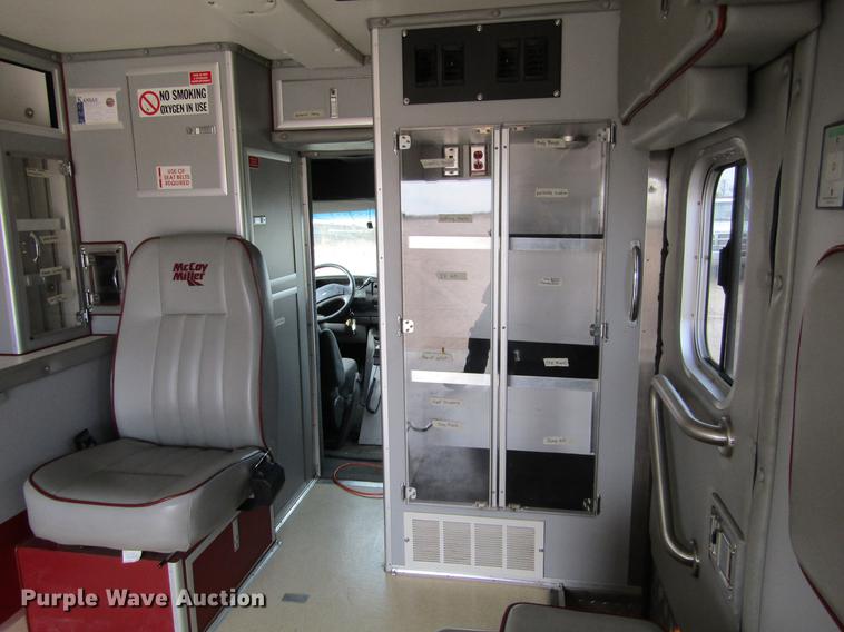 image for item DC8286 1994 Ford Econoline E350 ambulance