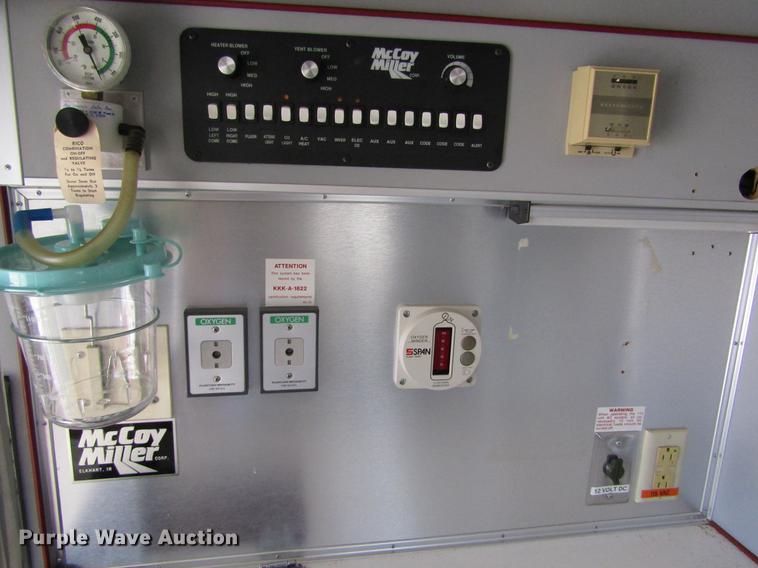 image for item DC8286 1994 Ford Econoline E350 ambulance