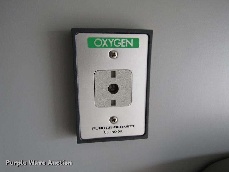 image for item DC8286 1994 Ford Econoline E350 ambulance