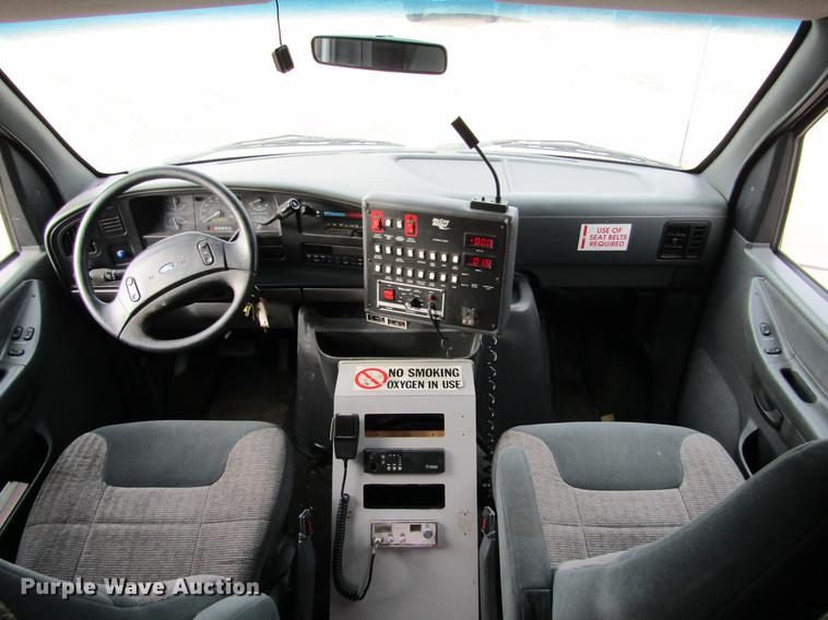 image for item DC8286 1994 Ford Econoline E350 ambulance