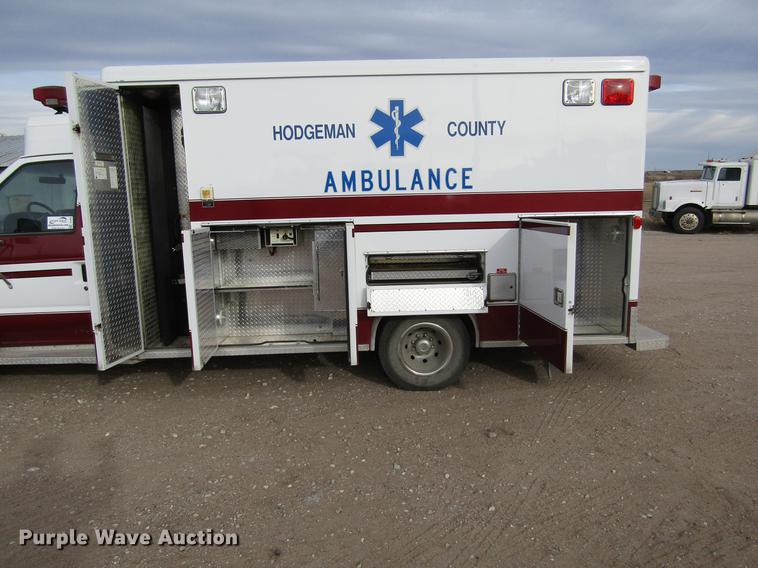 image for item DC8286 1994 Ford Econoline E350 ambulance
