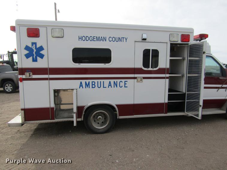 image for item DC8286 1994 Ford Econoline E350 ambulance