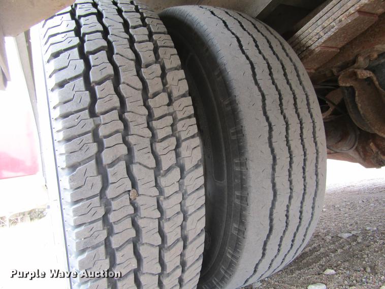 image for item DC8286 1994 Ford Econoline E350 ambulance