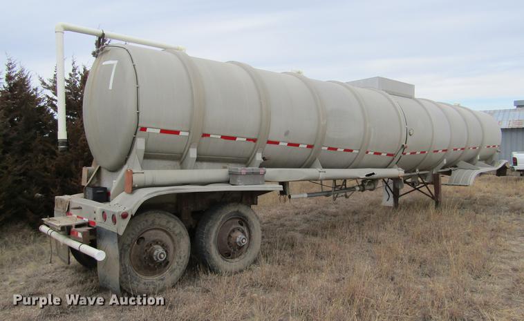 image for item DC8290 1983 Timpte 307-AL tank trailer