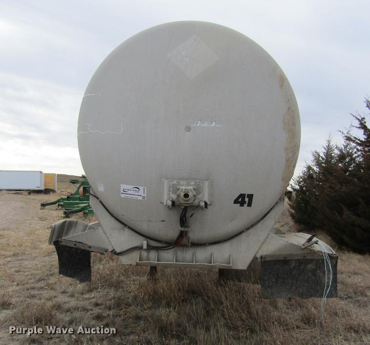 image for item DC8290 1983 Timpte 307-AL tank trailer